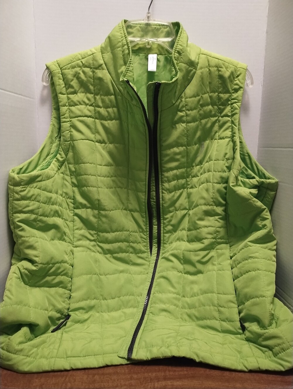 Lightweight Women's Quilted Vest - Green